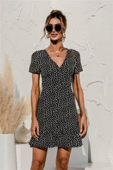 Patchworkkleid mit V-Ausschnitt und Blumenmuster